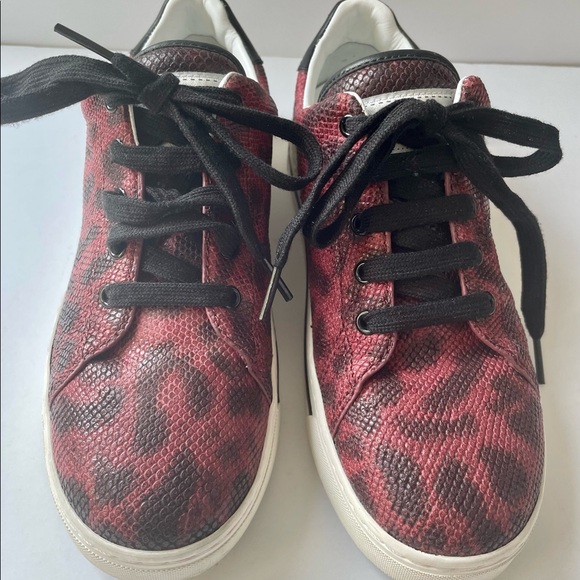 MARC BY MARC JACOBS Red Snake Embossed lace up sneakers. - Picture 11 of 14